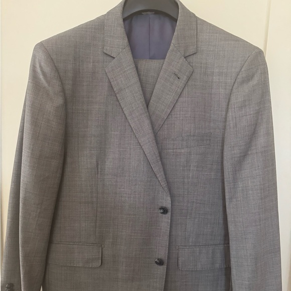 Men’s Neiman Marcus Wool Suit